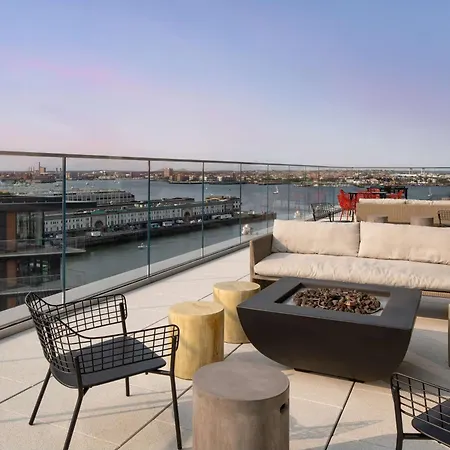 Hyatt Place Boston/Seaport District-3