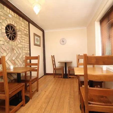 Highfields Holidays Bed & Breakfast-2
