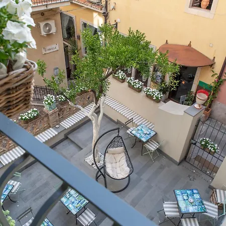 Villa D'Orville luxury suites Taormina-3