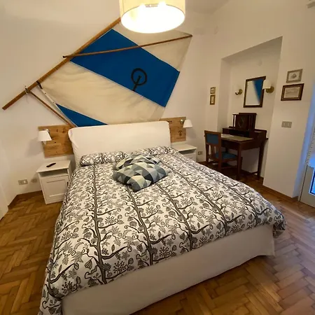 B&B&Sail-2