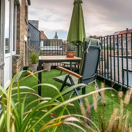 The Newport Lodge Included 3H Private Indoor Welnes & Use E-Bikes-2