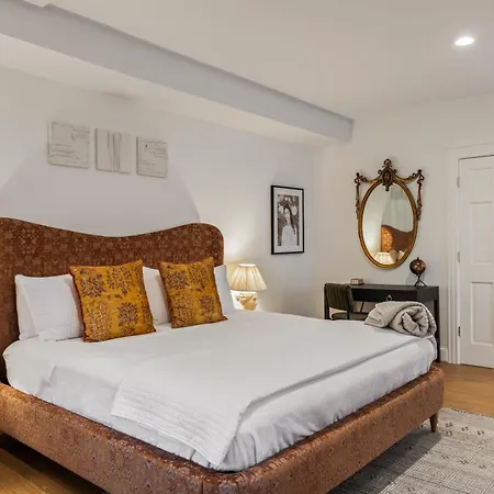 Swann House-2