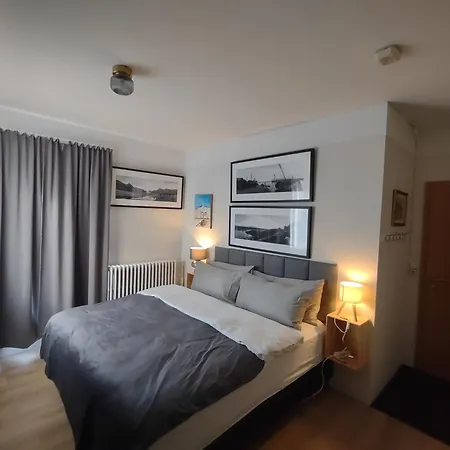 Snorri'S Guesthouse-3