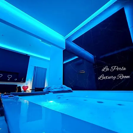 La Perla Luxury Room-2