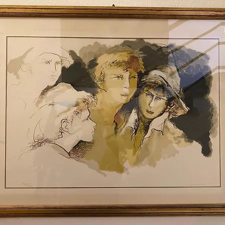 Betty'S House-3