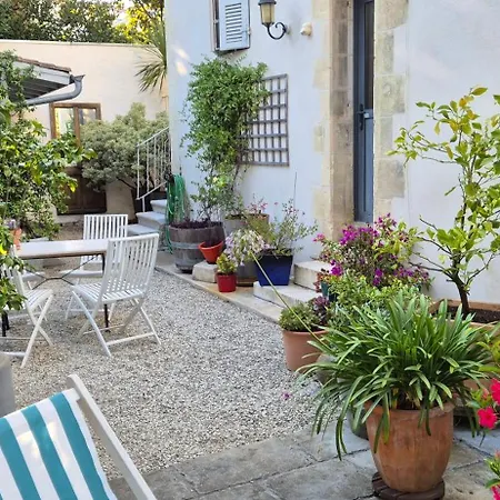 Chambres D'Hotes Le Clos Bleu-2