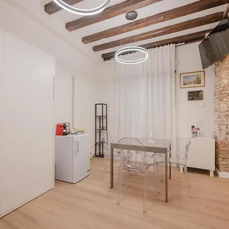 Rialto Suite 707-2