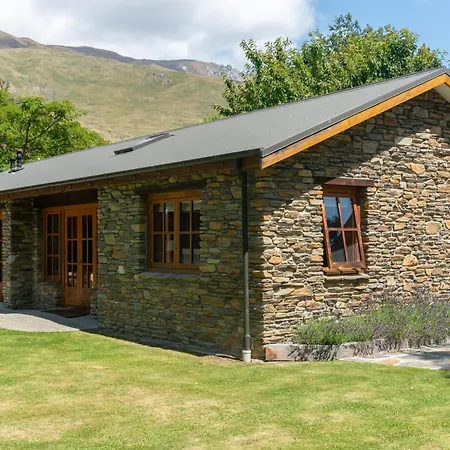 Wanaka Homestead Lodge & Cottages-3