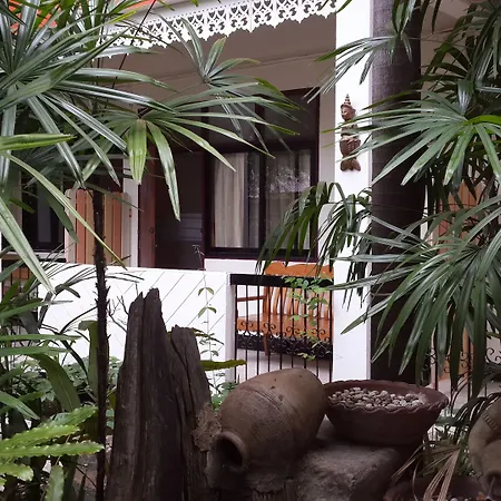 Hollanda Montri Guesthouse-3