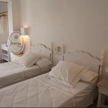 Juanita Hostal-2