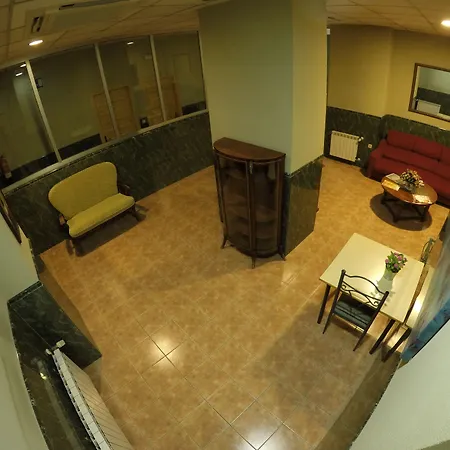 Hostal La Casa de Enfrente-3