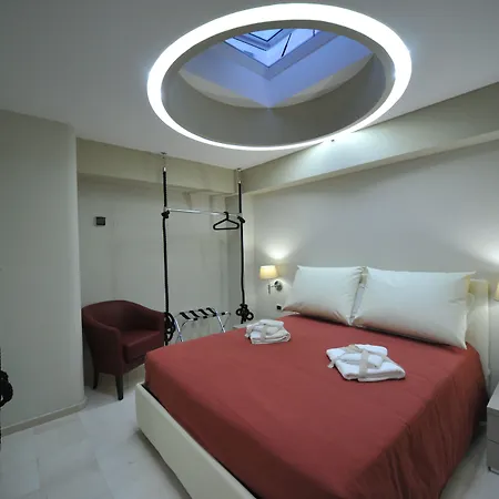 Gatto Bianco House-3