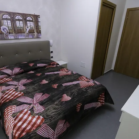 Donn'Anna Suite-3
