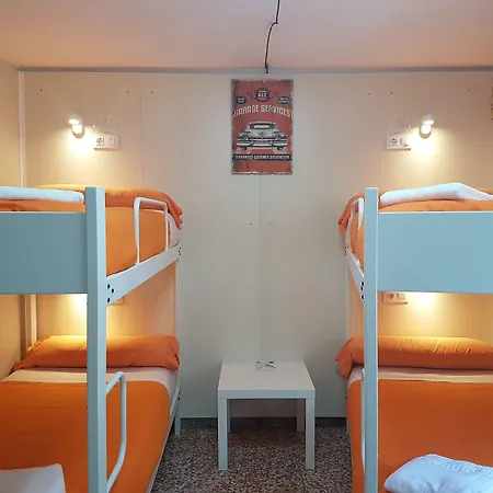 Barri Antic Hostel & Pub-3