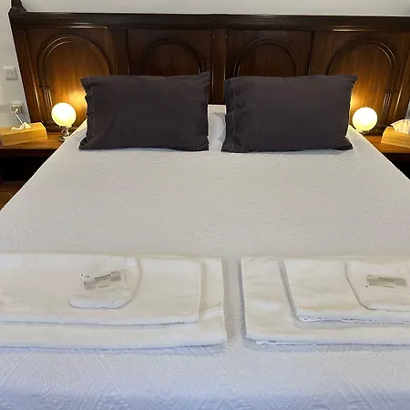 Chambre de charme au coeur du vieux Valence - Confort&Calme-2