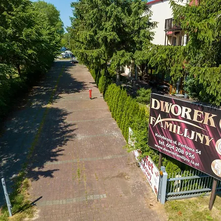 Dworek Familijny-2