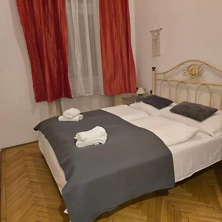 Budapest B&B Bed And Breakfast-2