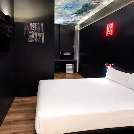 Yomo Hostal Bcn Port-2