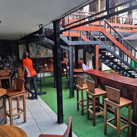 Q2 Bar & Guesthouse-3