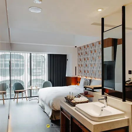 Check Inn Taichung Zhongshan-3