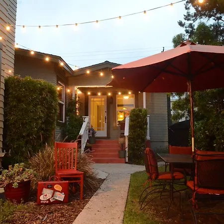 Hillcrest House Bed & Breakfast-3