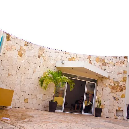 Moloch Hostel & Suites-3