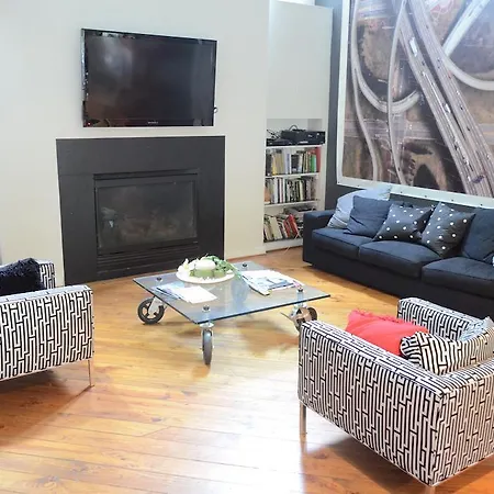 Modern B & B-3