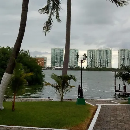 Grand Royal Lagoon-3