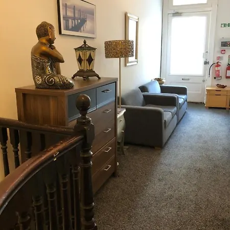Renfrew Rooms At City Centre-3