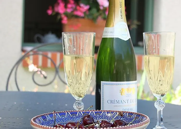 Le Logis Du Pressoir Chambre D'Hotes Bed & Breakfast In Beautiful 18Th Century Estate In The Heart Of The Loire Valley With Heated Pool And Extensive Grounds