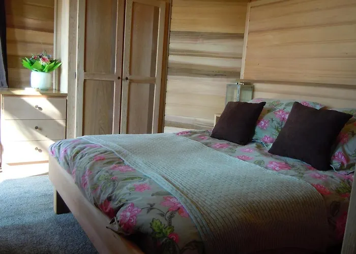 Cabanes et chambre à la Bernardiere