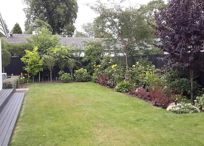 Bed & Breakfast In The Heart Of Fendalton