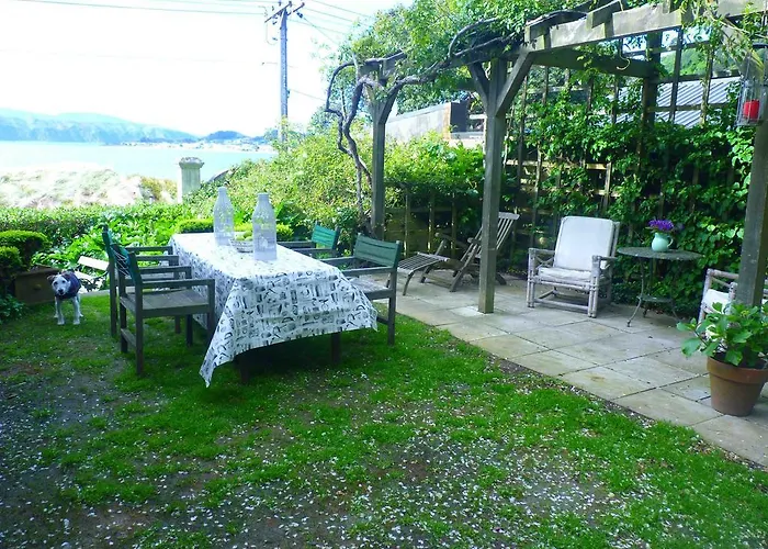 Beachfront Wellington Bed And Breakfast