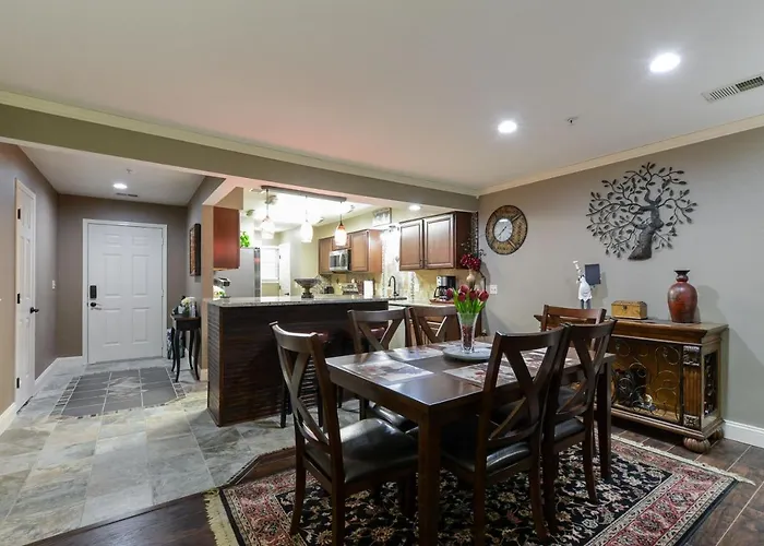 Thousand Hills Luxury Condos: Heart of Branson Retreat