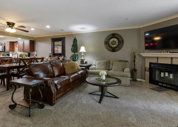 Thousand Hills Luxury Condos: Heart of Branson Retreat
