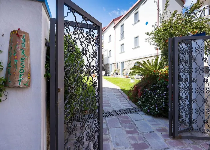 Ispani Inn Resort