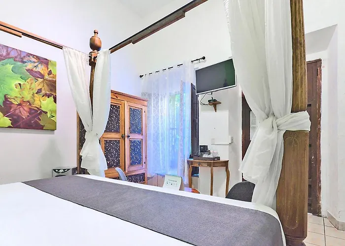 Hotel Rosa Morada Tlaquepaque