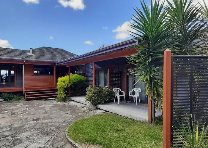 Koutu Beach Bed And Breakfast
