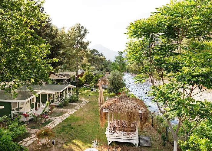 Lukkies Lodge Cirali