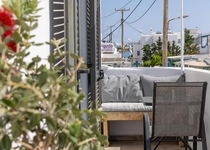 Naxos Petite Studios