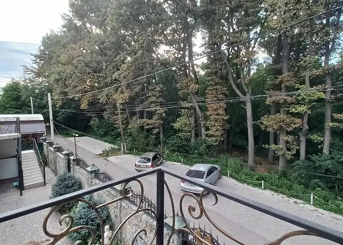 Camelot Hotel