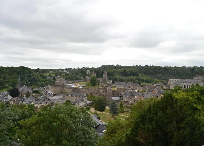 Mercier de Montigny - Les Chambres du Beffroi - SPA et Massage
