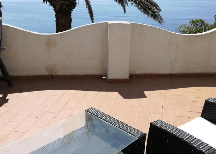 Affittacamere Oasi Di Padru B&B