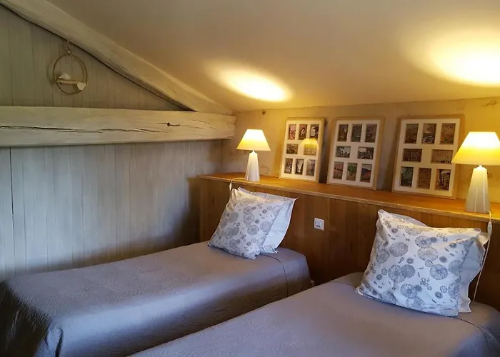Clos De L'Arthonnet- Chambres D'Hotes Avec Cuisine D'Ete, Proche Limoges