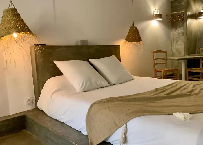 Bed and Breakfast O5Sens à Agde