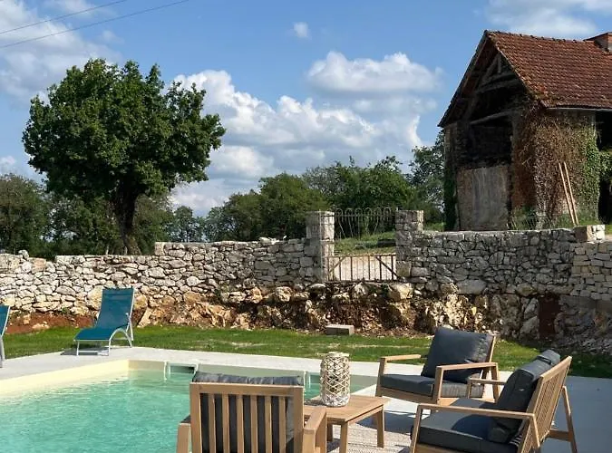 La Ferme De La Truffe Chambres D Hote Et Tiny House