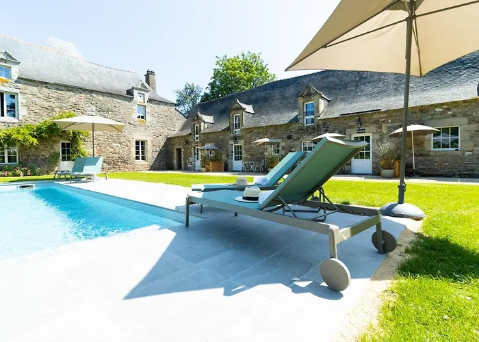 MANOIR DU VAU D ARZ gîtes et chambres d hôtes avec piscine