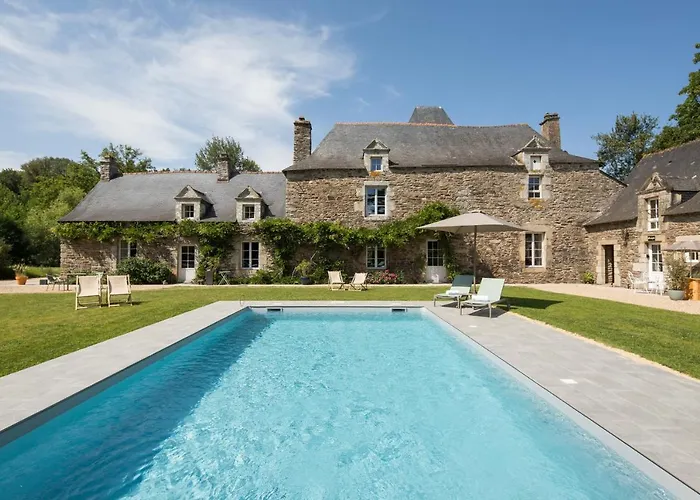 MANOIR DU VAU D ARZ gîtes et chambres d hôtes avec piscine
