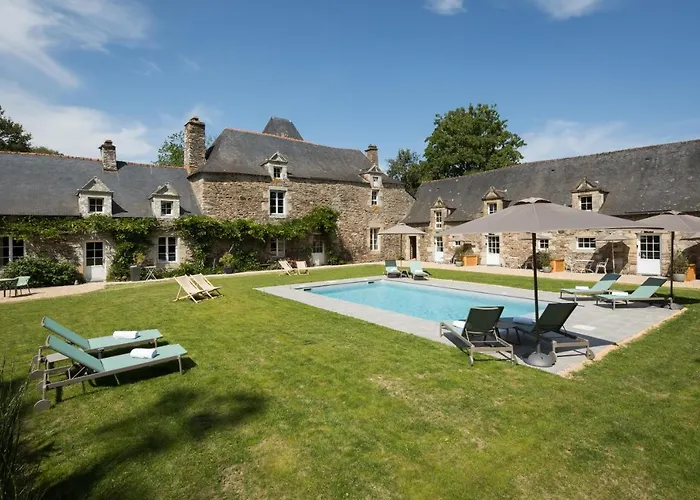 MANOIR DU VAU D ARZ gîtes et chambres d hôtes avec piscine