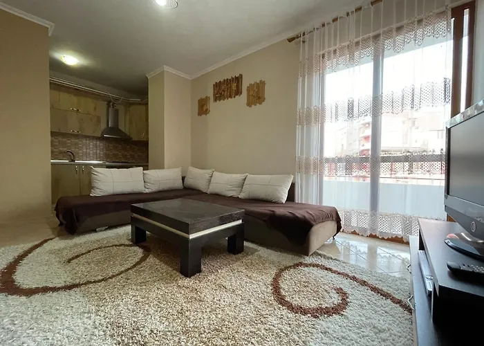 Private Rooms 2 - City & Mountain Views & Free Parking & Wifi